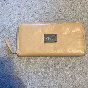 Kenneth Cole ZIppered Continental Tan Leather Clutch Wallet Women's